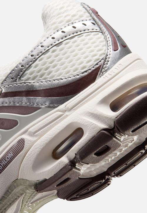 Nike - W NIKE AIR MAX MOTO 2K