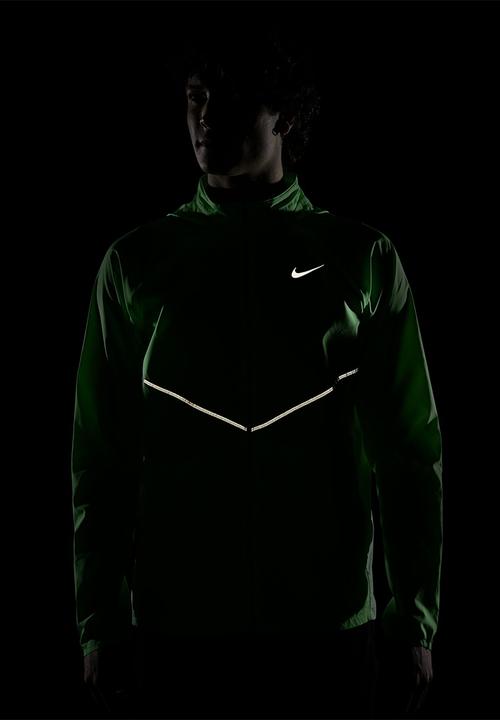 Nike - Miler Repel UV Protection Running Jkt - Illusion Green/Reflective Silv