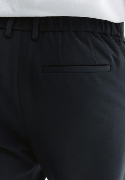 H&M - Slim fit tailored trousers - black