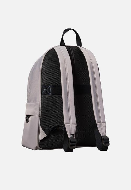 Calvin Klein - Bold Round Backpack - Grey