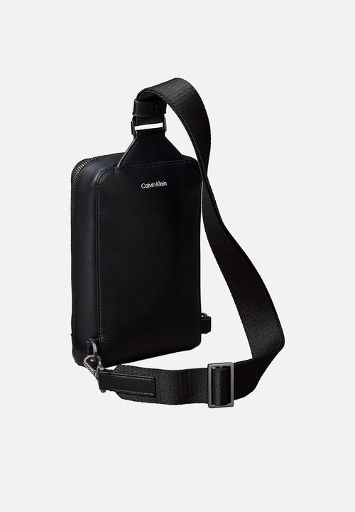 Calvin Klein - Emblem Hw Sling - Black