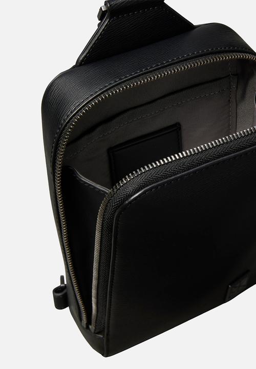 Calvin Klein - Emblem Hw Sling - Black