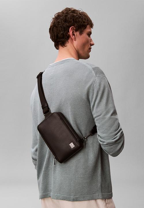 Calvin Klein - Emblem Hw Sling - Black