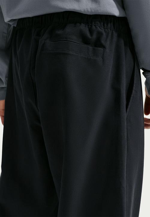 Nike - NSW Club Straight Stretch Pant - Black/White