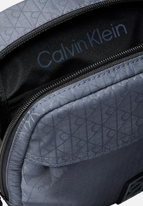 Calvin Klein - Utility Emblem Reporter - Grey