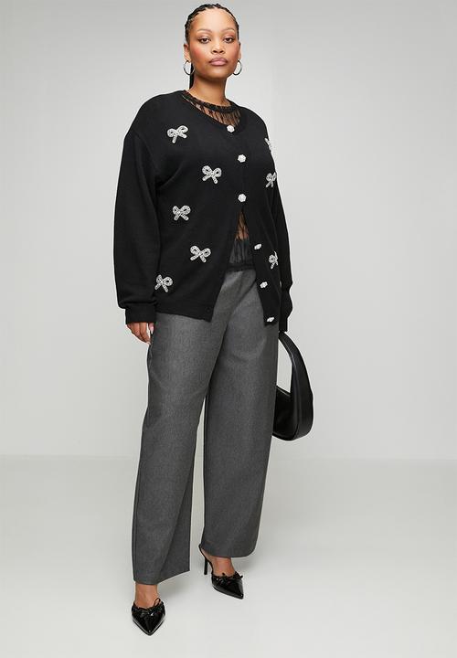 Me&B - Plus Heavyweight Cardigan in 3D Bows - Black