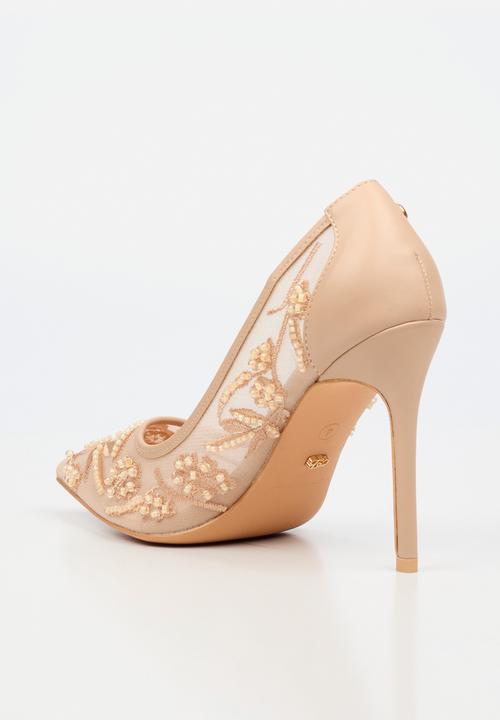 Miss Black - Lola 71 court - neutral