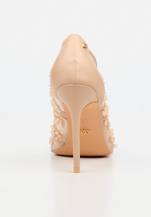 Miss Black - Lola 71 court - neutral