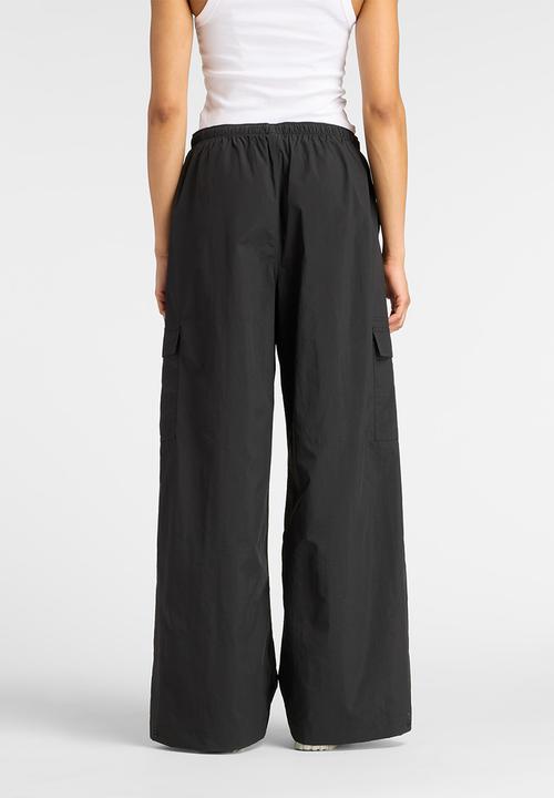 New Balance  - NB Athletics Cargo Pant - Black