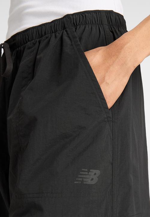 New Balance  - NB Athletics Cargo Pant - Black