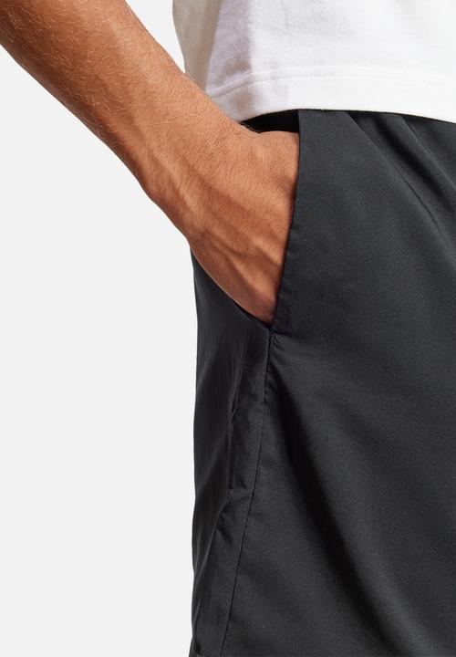 adidas Performance - Essentials Small Logo Chelsea Shorts - Black/Wht