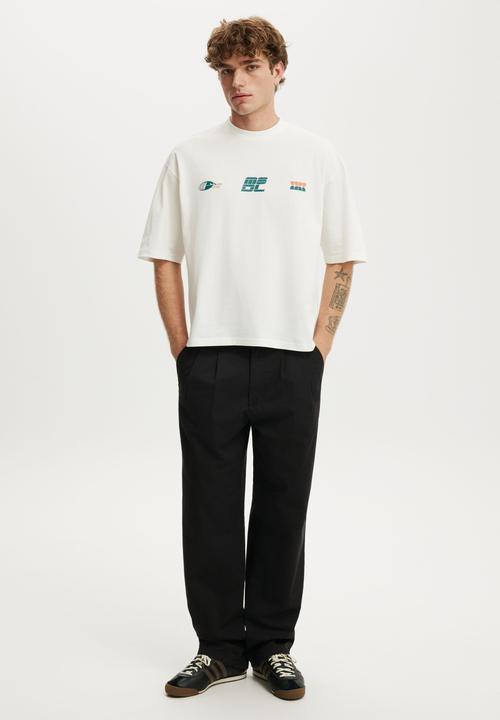 Cotton On - Cropped Fit Graphic T-shirt - Vintage White/Modl