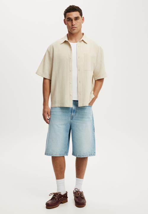 Cotton On - Boxy Fit Short Sleeve Shirt - Stone