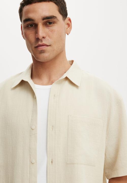 Cotton On - Boxy Fit Short Sleeve Shirt - Stone