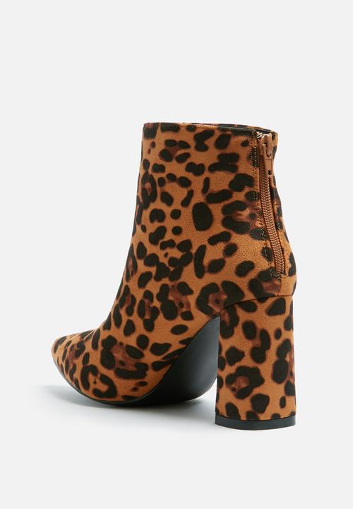 dailyfriday - Leopard boot
