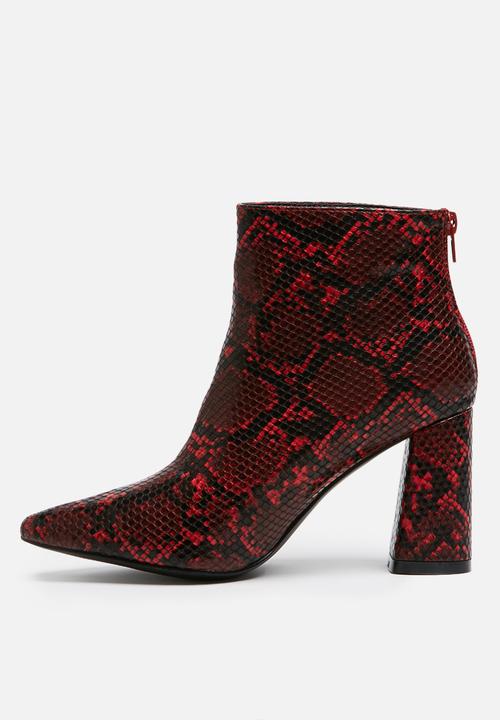 dailyfriday - Snake boot