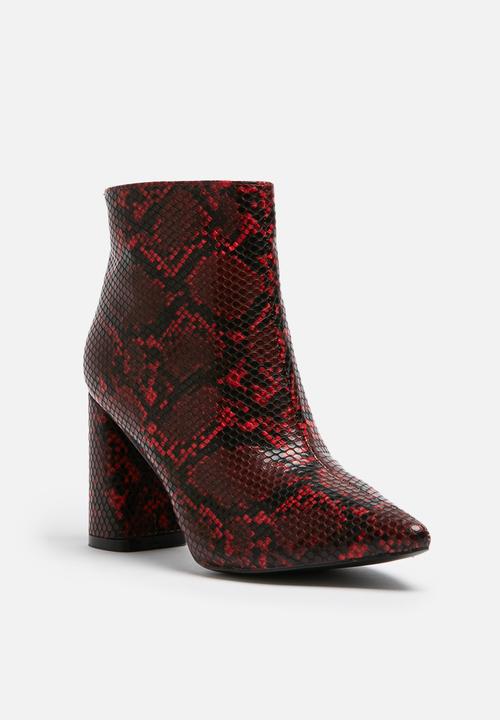 dailyfriday - Snake boot
