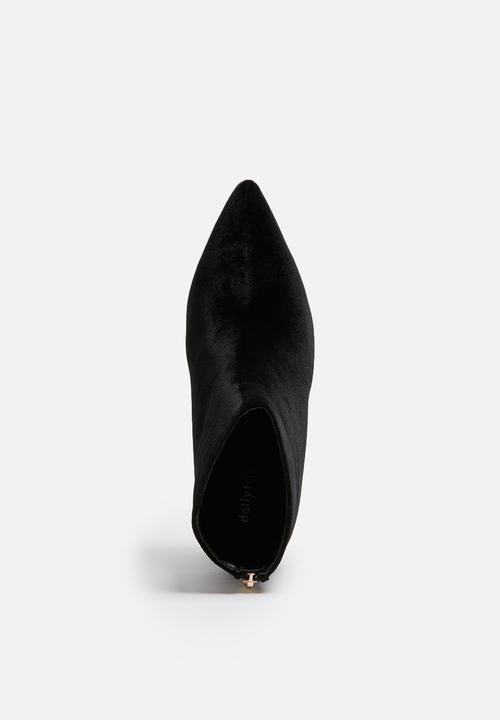 dailyfriday - Velvet boot