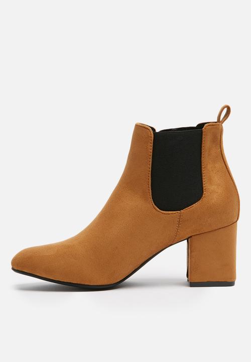 dailyfriday - Heeled Chelsea