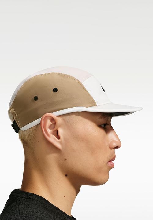 Nike - Nike Flydri-Fit Unstructured Swoosh Cap - Lt Orewood Brn/Anthracite/Black