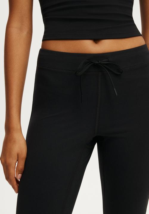 Cotton On - Ultra Soft Tie Front Cropped Kick Flare - Black