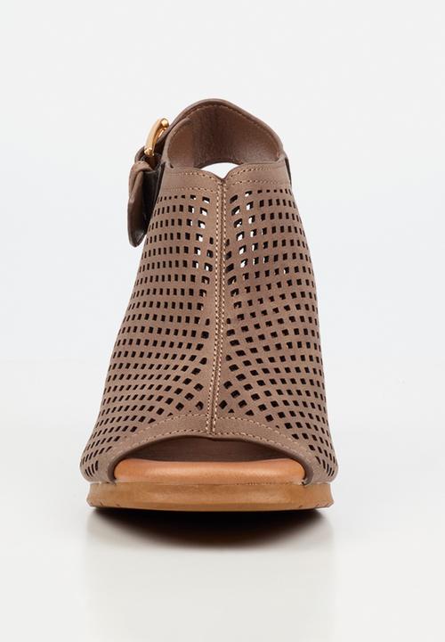 Butterfly Feet - Indra 1 peep toe heel - chocolate