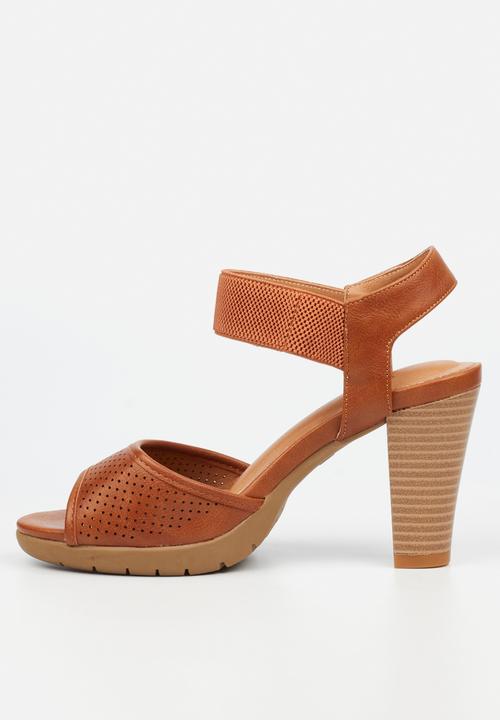 Butterfly Feet - Raina 2 ankle strap heel - tan