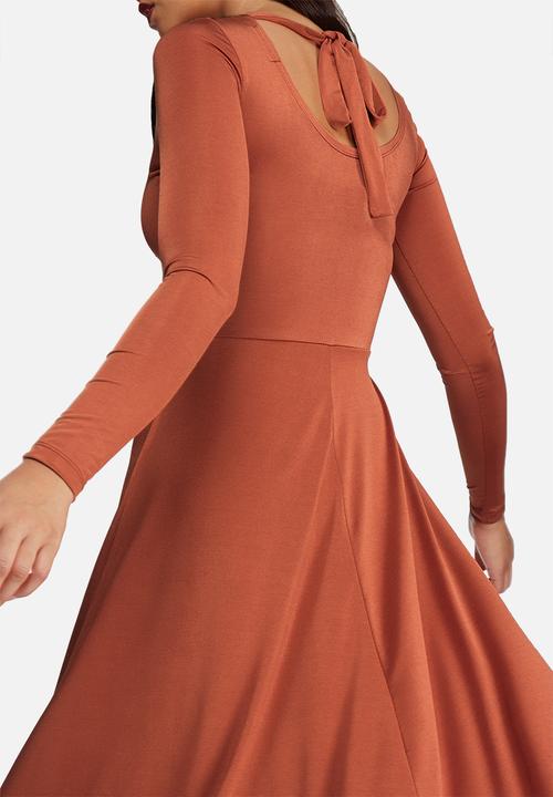 dailyfriday - Slinky tie back dress