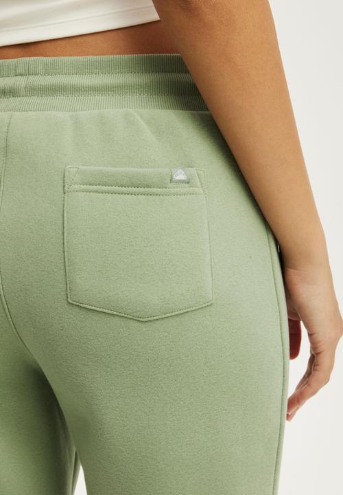 Cotton On - Plush Bootleg Sweatpant - Matcha