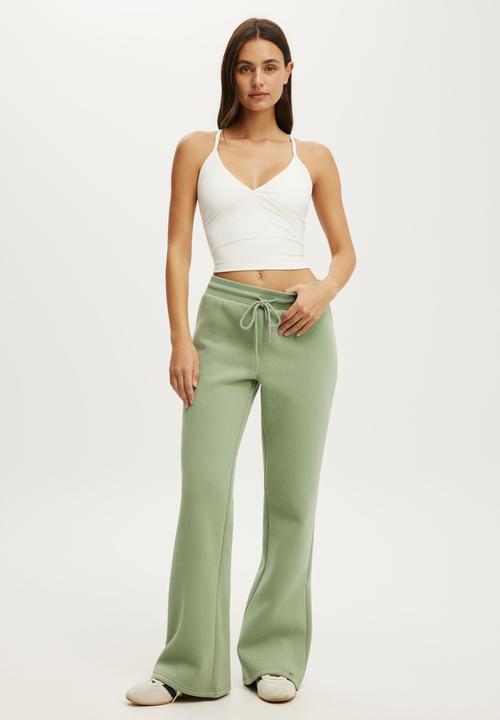 Cotton On - Plush Bootleg Sweatpant - Matcha