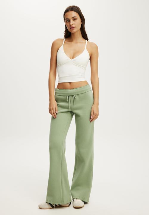 Cotton On - Plush Bootleg Sweatpant - Matcha