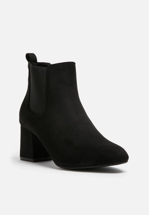 dailyfriday - Heeled Chelsea