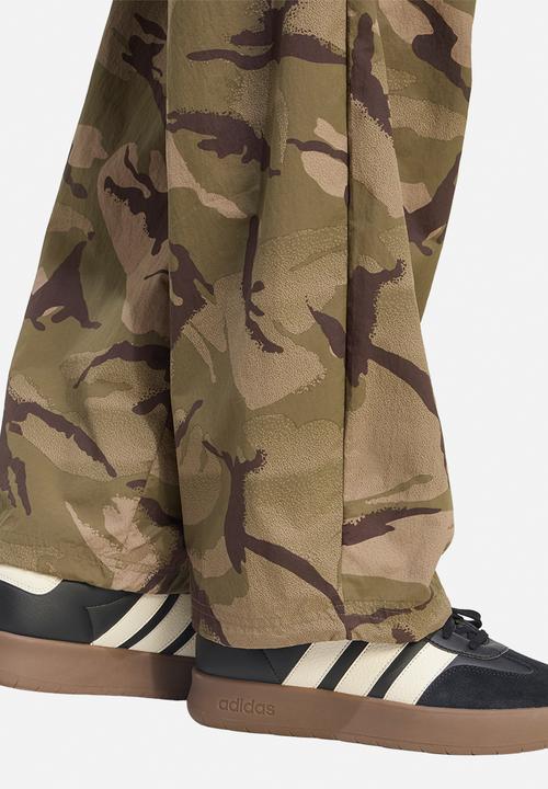 adidas Performance - Camo Woven Parachute Pants.- Aurora coffee/olive strata/khaki six
