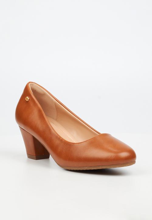 Butterfly Classics - Andromeda 1 court heel - tan