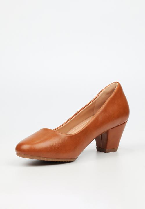 Butterfly Classics - Andromeda 1 court heel - tan