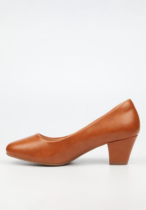 Butterfly Classics - Andromeda 1 court heel - tan