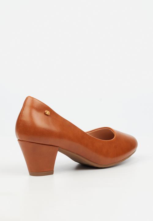Butterfly Classics - Andromeda 1 court heel - tan