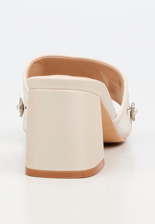 Miss Black - Bardot 9 open toe mule - champagne