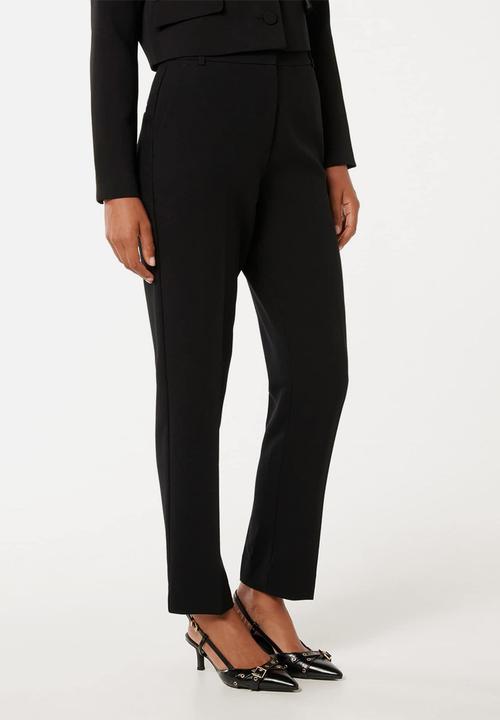 Forever New - Asher Tapered Pants in Black