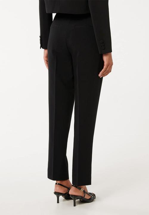 Forever New - Asher Tapered Pants in Black