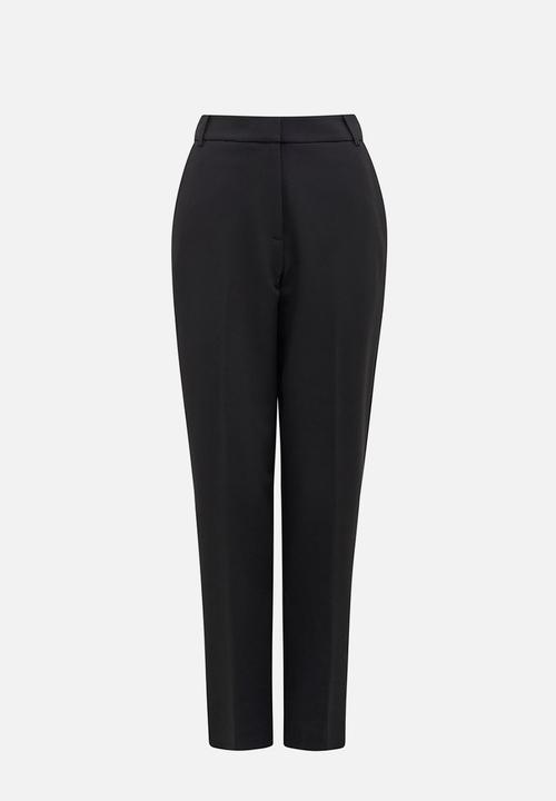 Forever New - Asher Tapered Pants in Black