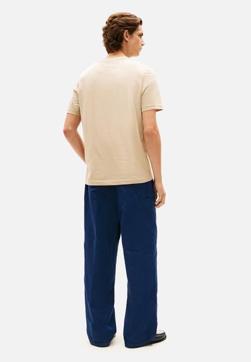 Tommy Hilfiger - BRAND LOVE TEXT BOX TEE - Sandalwood