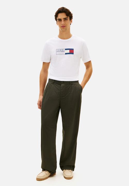 Tommy Hilfiger - BRAND LOVE TEXT BOX TEE - White