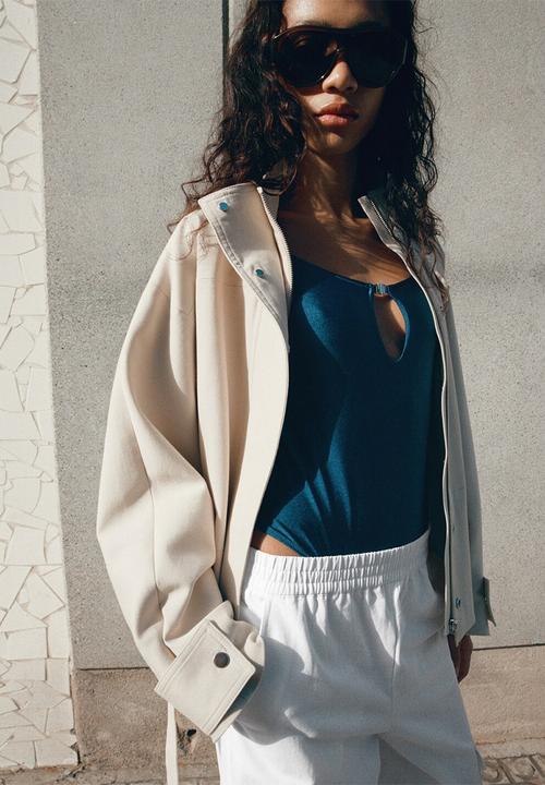 MANGO - Trousers maloon - white