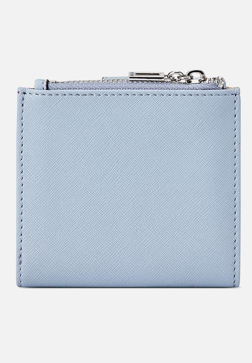 GUESS - Remy Sling Case Bag- Wisteria