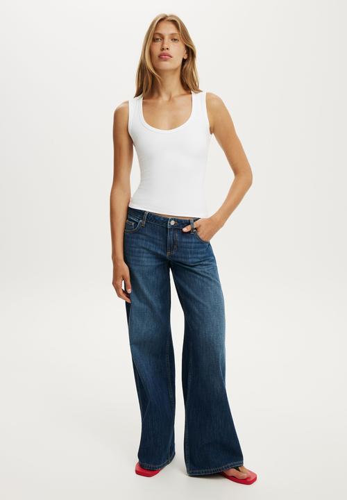 Cotton On - Hold Me V Neck Tank - White