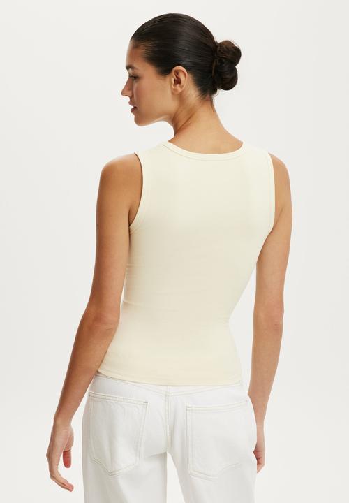 Cotton On - Hold Me V Neck Tank - Vanilla Glow