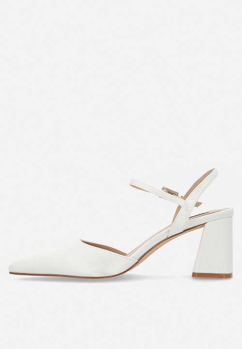 Be Mine - Ravina closed toe block heel ankle strap - ivory satin