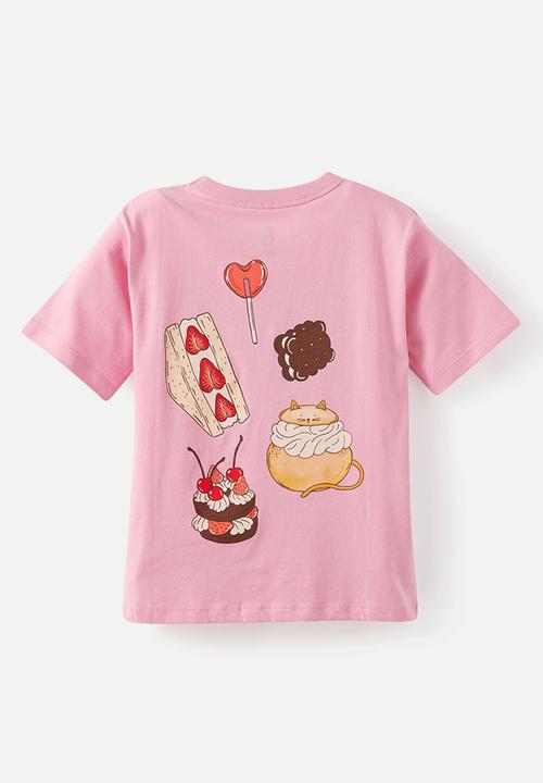 Cotton On - Essential Short Sleeve Graphic Tee - Strawberry Milk/Here For The Snacks