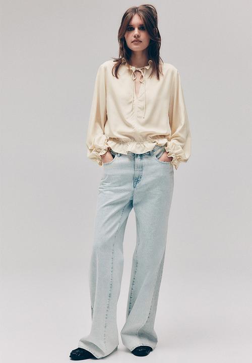 H&M - Frill-trimmed blouse - light yellow